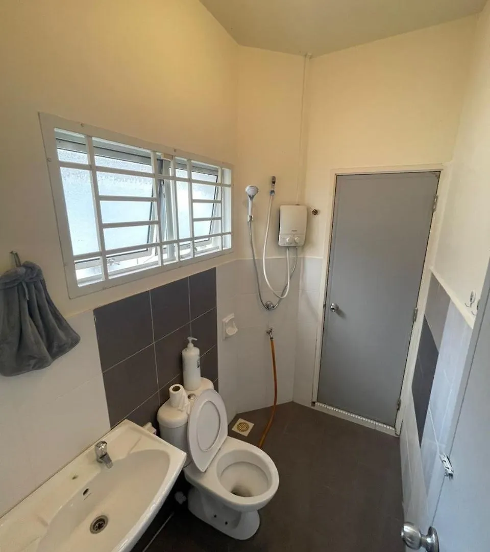 Tatil Evi Lovely Homestay Austin Setia Indah 911 Johor Bahru Malezya
