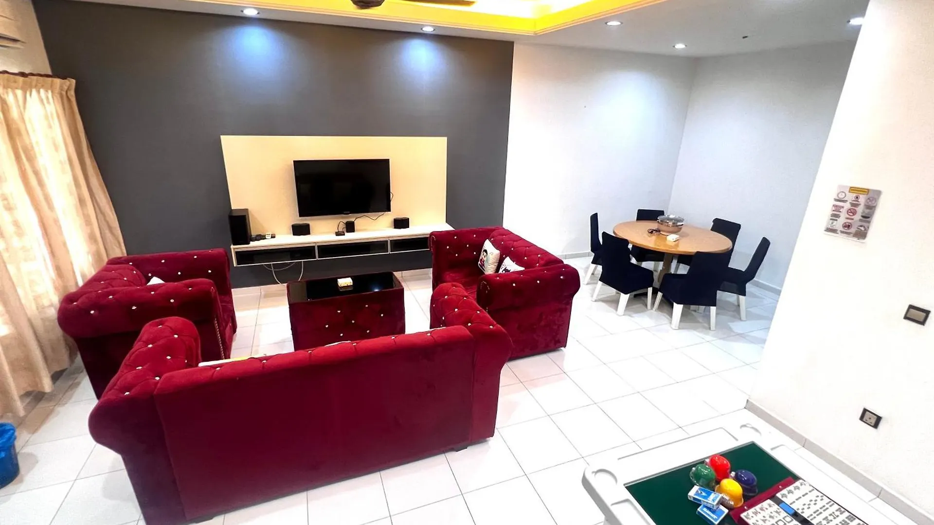 Lovely Homestay Austin Setia Indah 911 Джохор-Бару 0*,  Малайзия