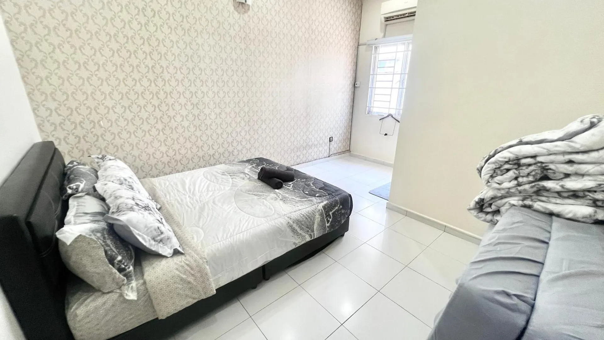 Lovely Homestay Austin Setia Indah 911 Джохор-Бару Дом отдыха