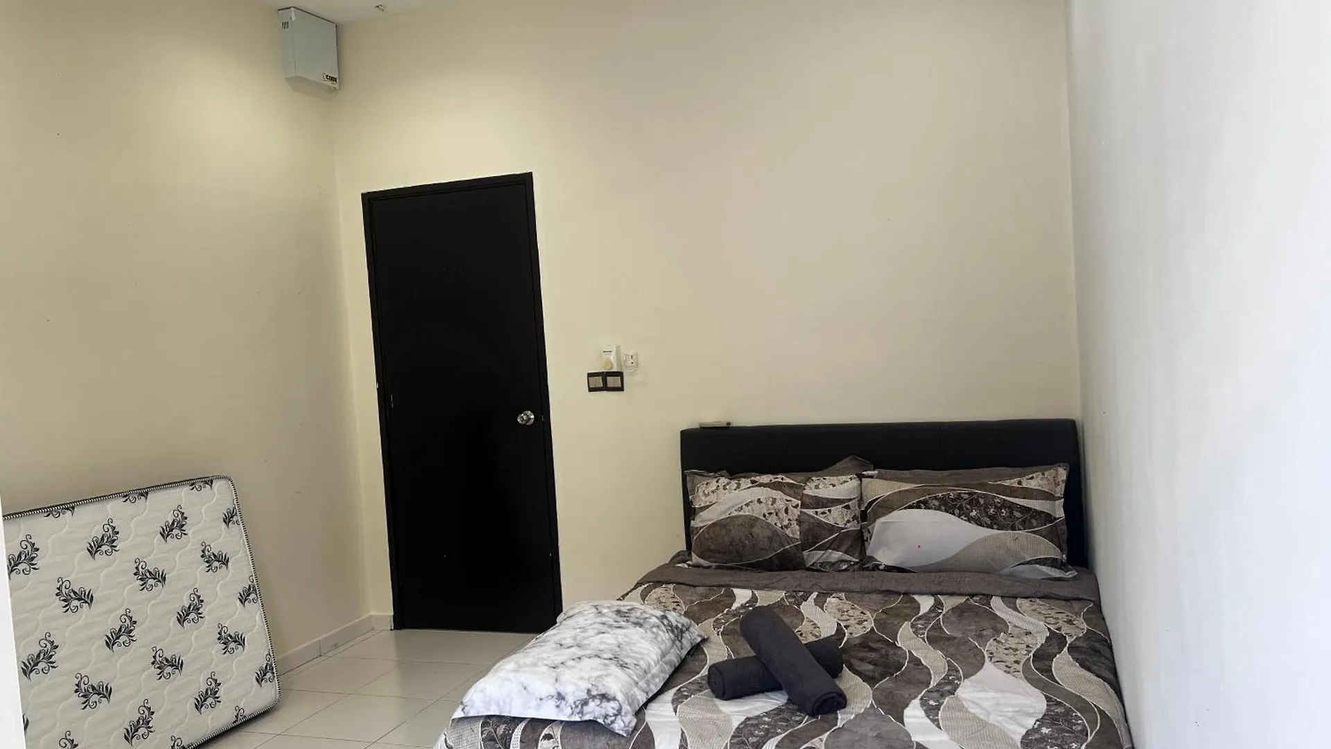 Lovely Homestay Austin Setia Indah 911 Johor Bahru 0*,  Malezya